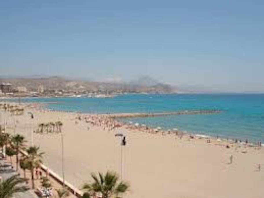 A 1 Minuto De La Playa Del Campello Apartment Exterior foto