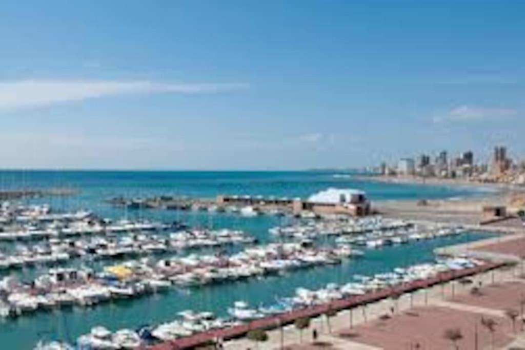 A 1 Minuto De La Playa Del Campello Apartment Exterior foto